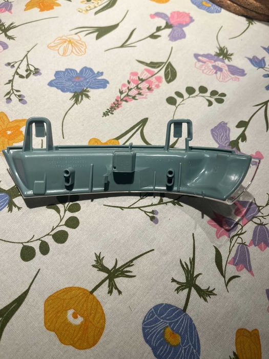 Pisca Espelho Direito - Volkswagen Golf V (2008)