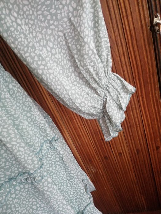 Легке жіноче плаття