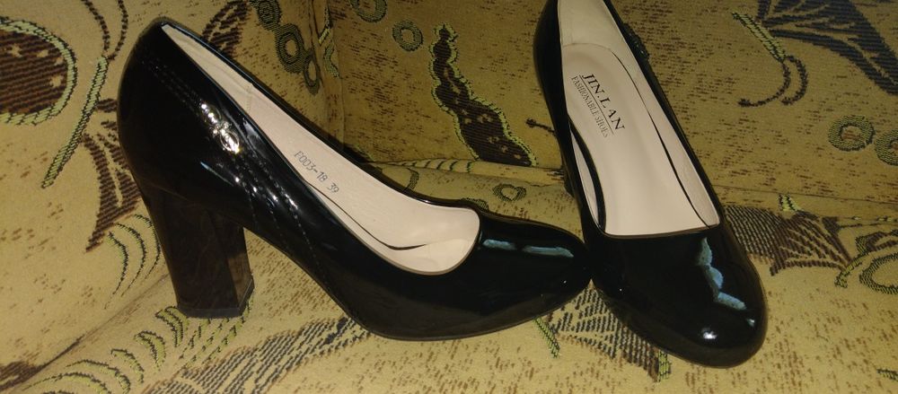 Туфлі шкіра лак фірменні