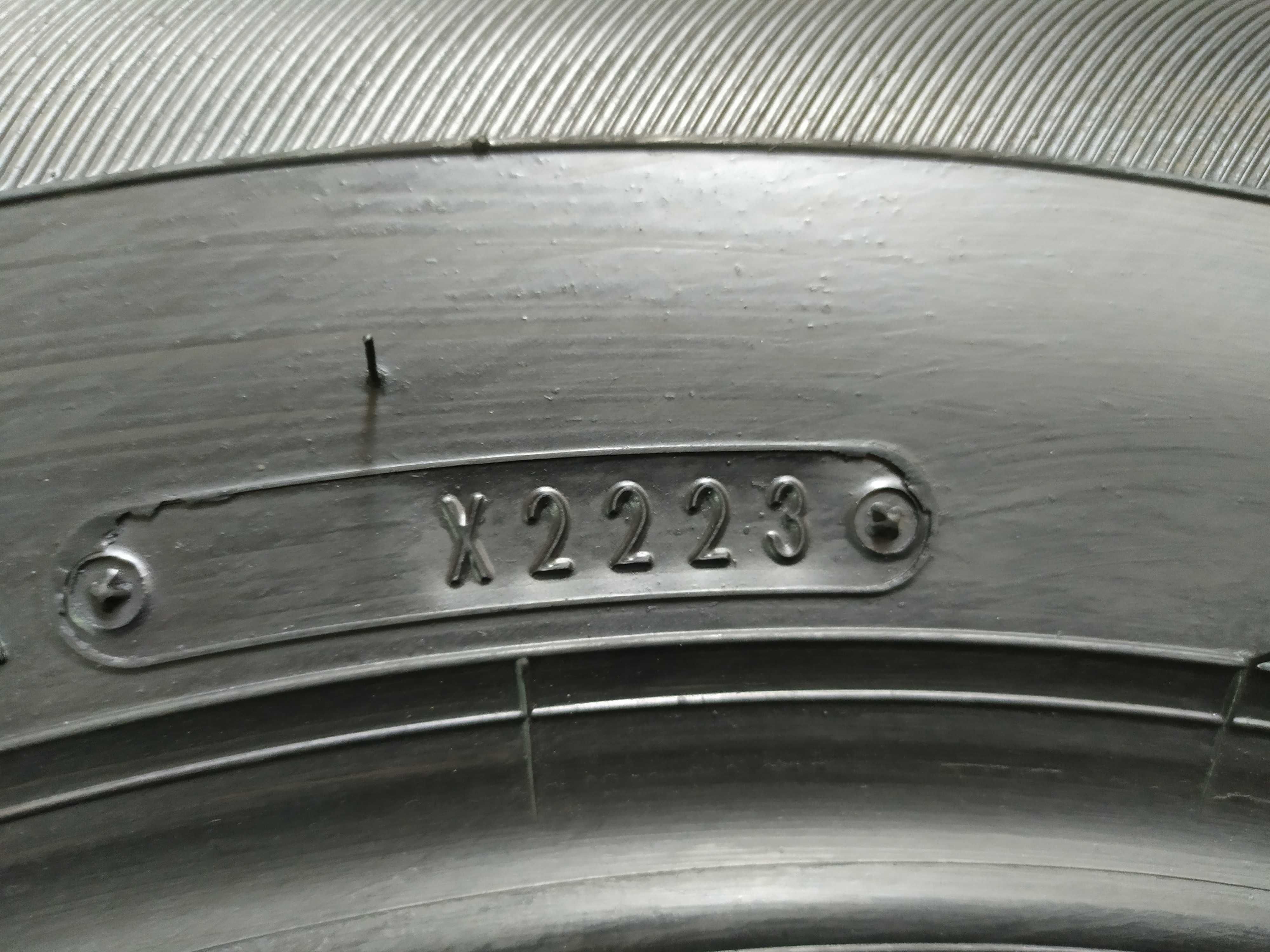 Шини Б/в 205.65.16 комплект Falken
