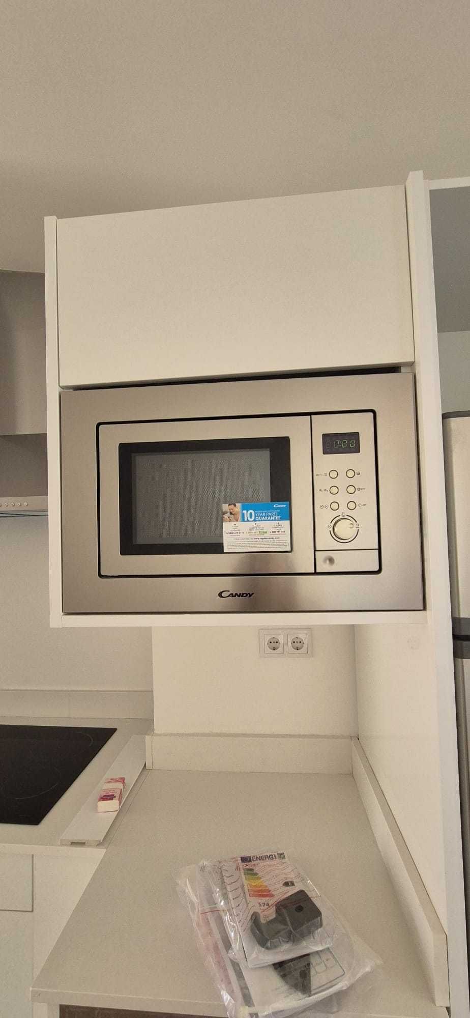 Vendo Micro-ondas Encastre CANDY MIC 201 EX (20 L - Com Grill - Inox)
