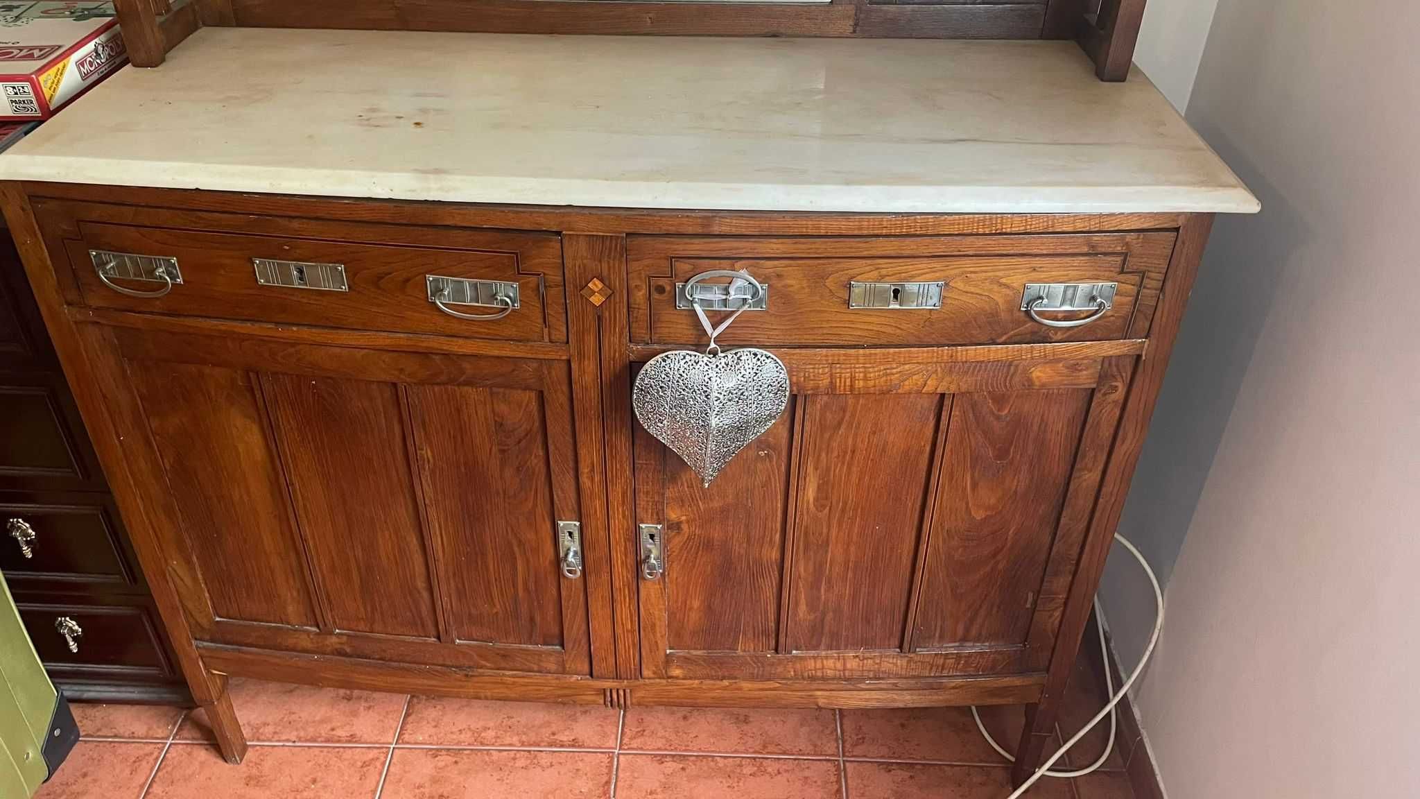 Móvel de casa em bom estado