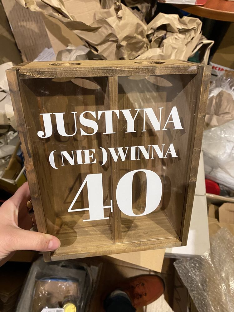 Crazyshop gadzet na 40 Justyna Nie winna box drewniany /korki /wino