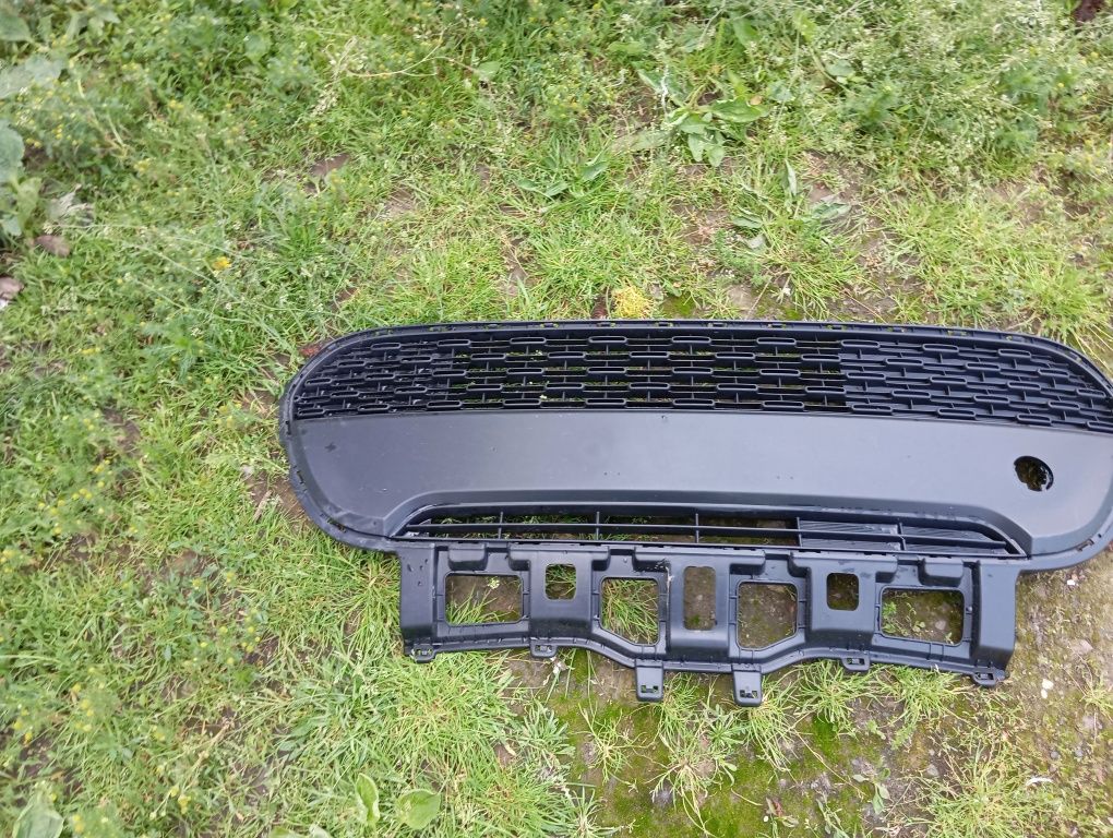 Kratka środkowa zderzaka przedniego przód Kia Picanto III 3 Oryginał