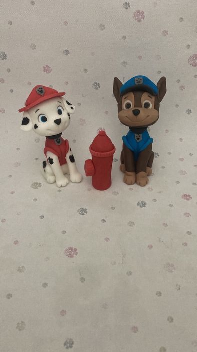 Figurki na tort z masy cukrowej