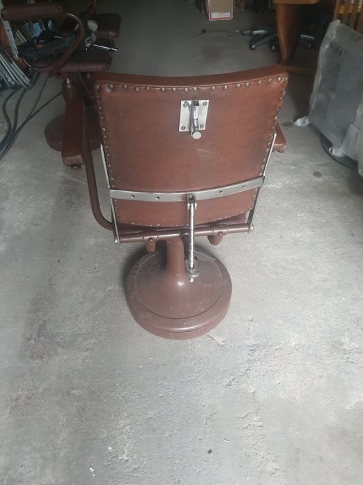 Krzesło fryzjerskie retro