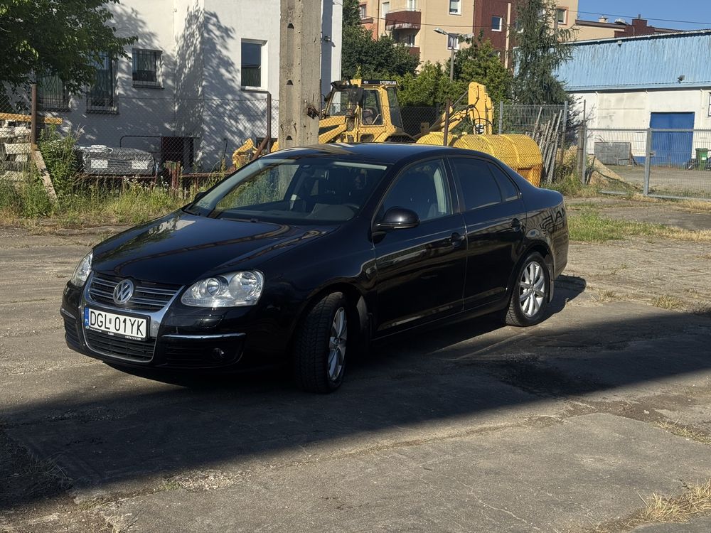 Volkswagen Jetta 1.6 TDI 2010r. manual/klima/tempomat/hak/podgrzewanie