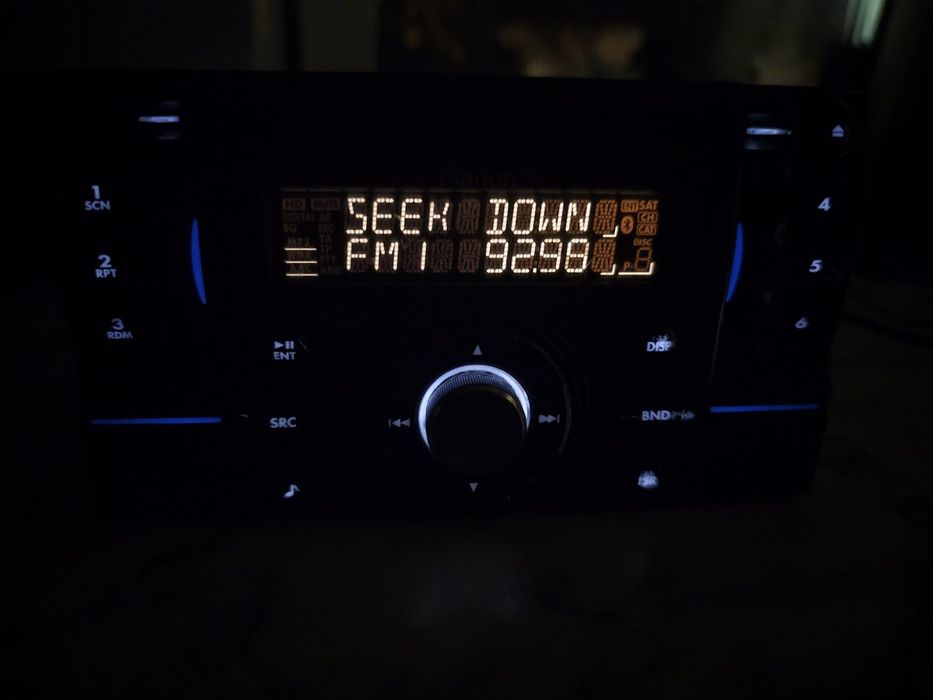 Продам магнитолу clarion