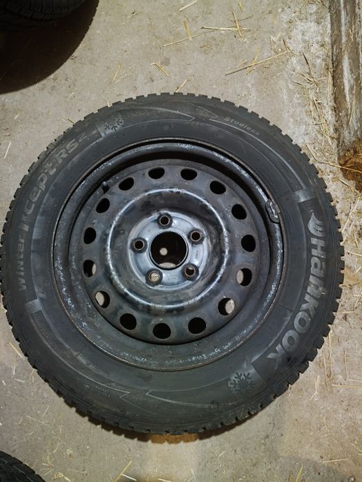 Sprzedam 4 opony zimowe z felgami 195/65/15  et46 114,3