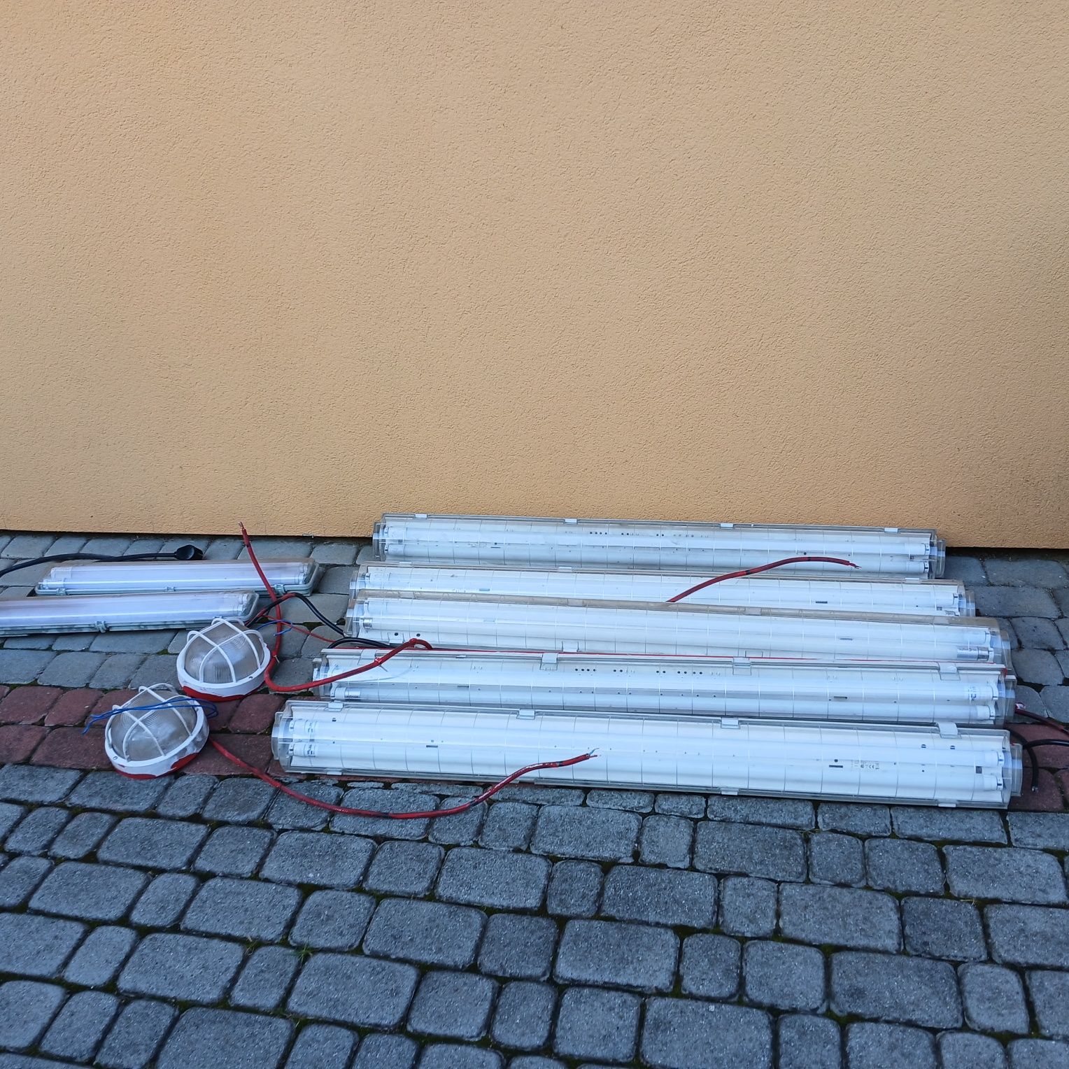 Lampy świetlówki