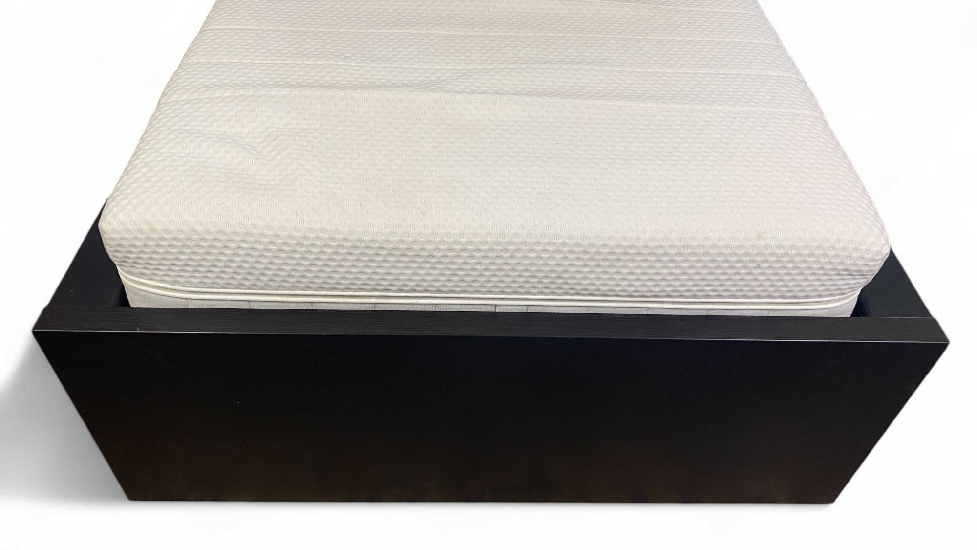 Łóżko IKEA Malm 90x200 cm z regulowanym stelażem, czarne