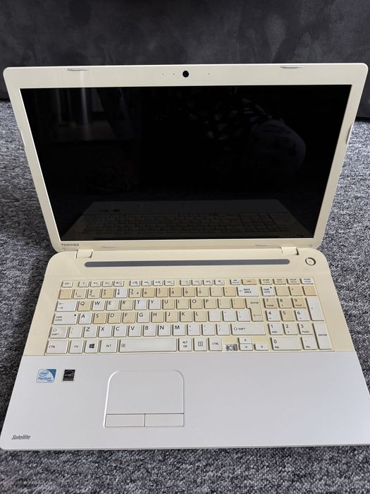 Ноутбук Toshiba Satellite C75-A-11j