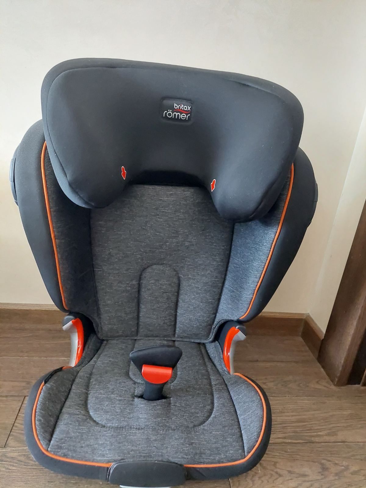 Автокрісло Britax Römer KIDFIX2 S