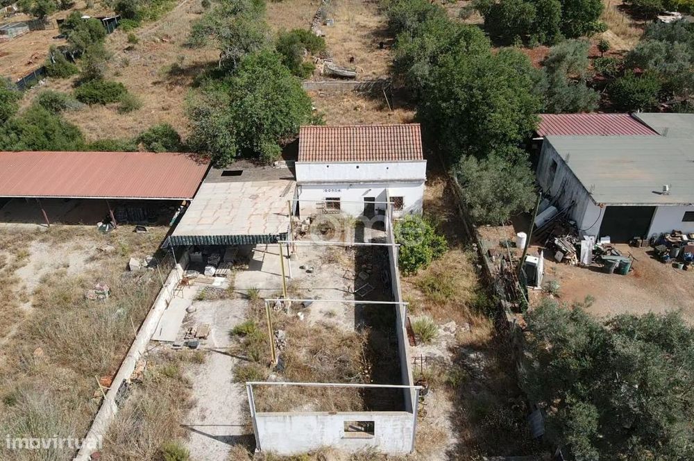 Armazém de 81m2 inserido em lote de 12.120m2 c/ projeto de ampliaçã...