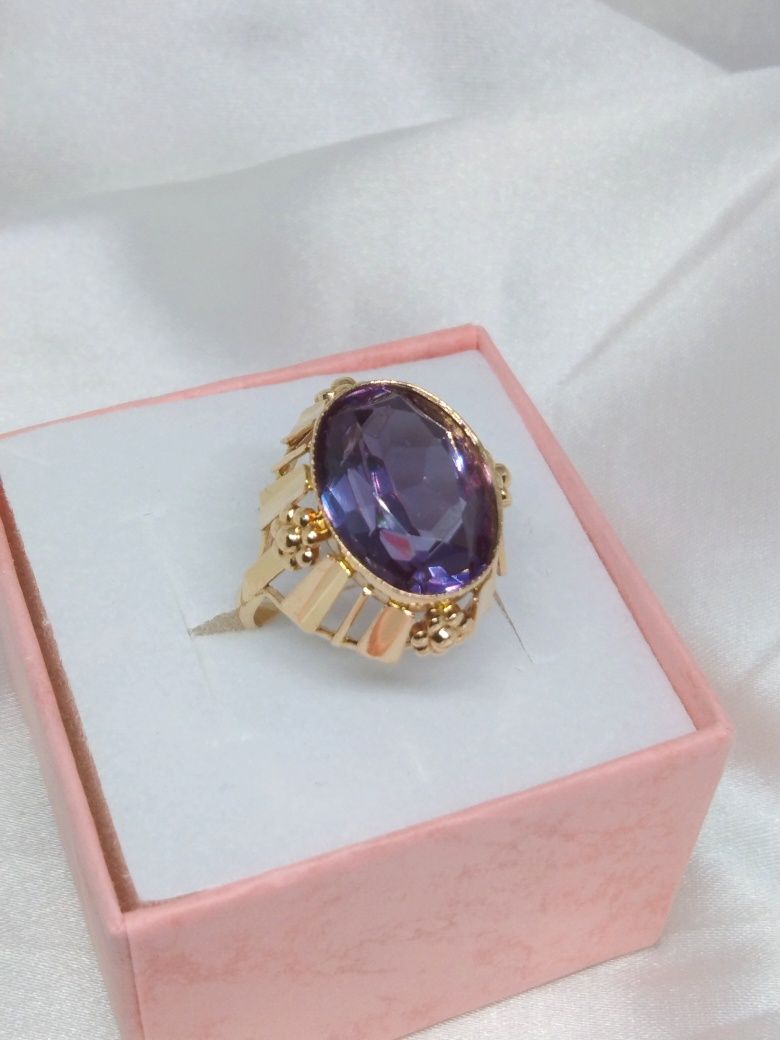 Złoty pierścionek z fioletowym oczkiem, złoto 583