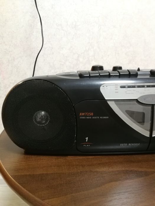 Магнітофон Philips AW7250