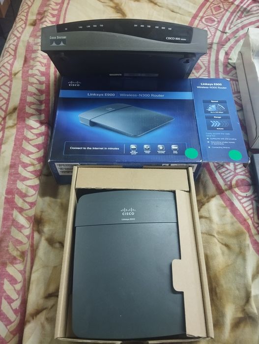 Lote de material Cisco e outro lote