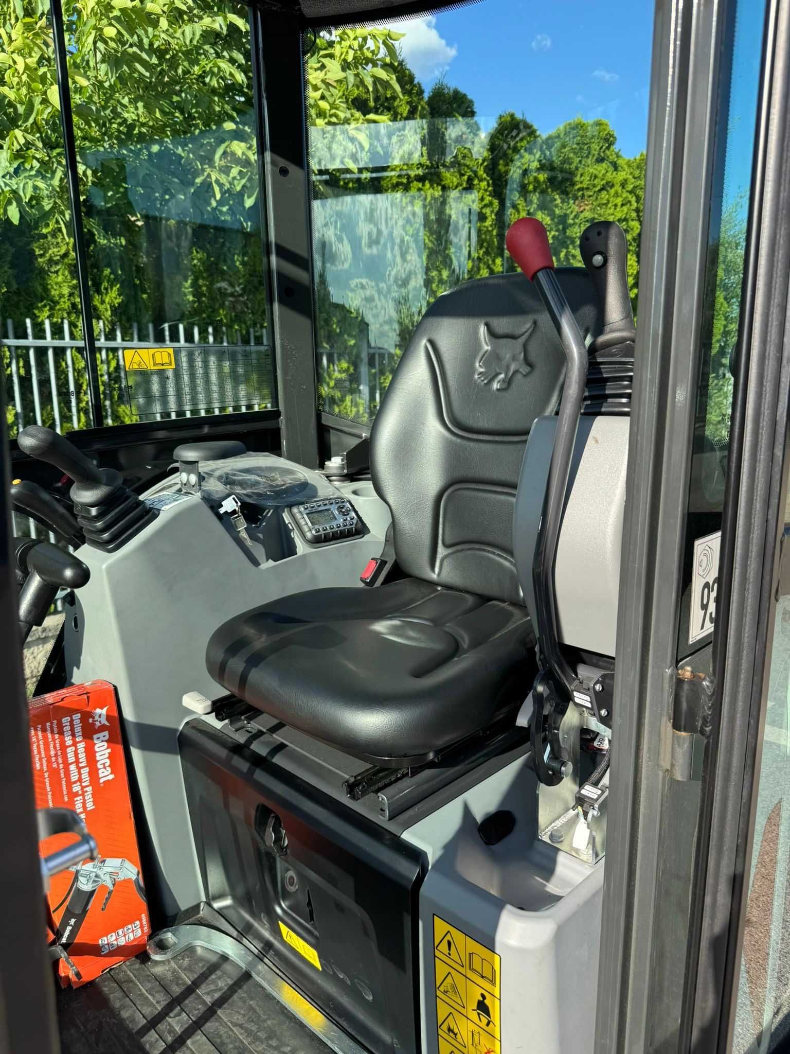 Minikoparka BOBCAT E20z ! 3 Łyżki + Szybkozłącze mechaniczne i inne !