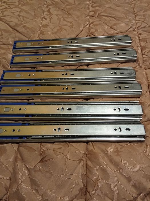 Крепление для полок, шкафа