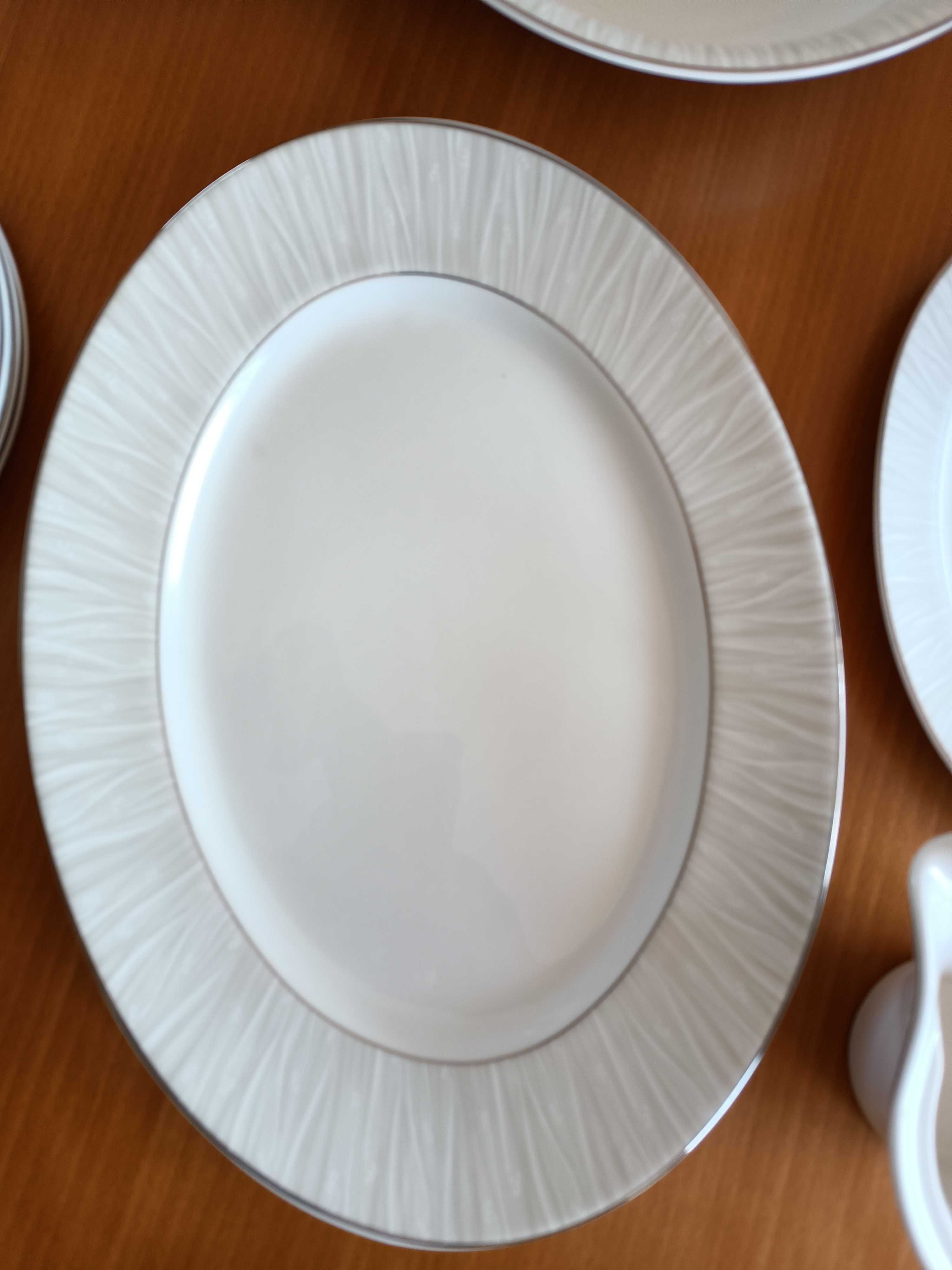 Zastawa stołowa serwis obiadowy porcelana Karolina
