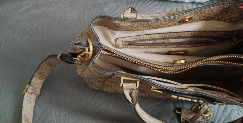 Torebka Guess model Emera