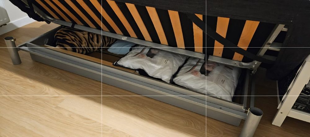 Materac lateksowy z pokrowcem Ikea Nyhamn 140x200 + stelaż