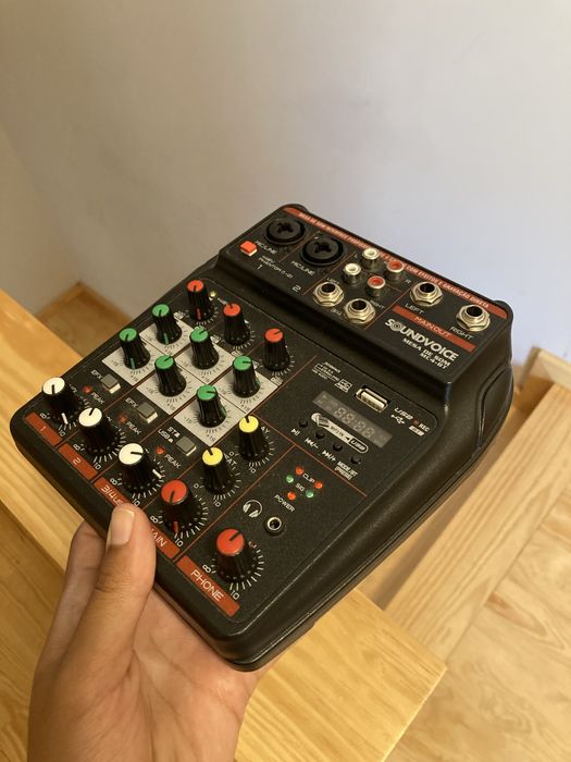 Mesa de Som Soundvoice MC4-BT