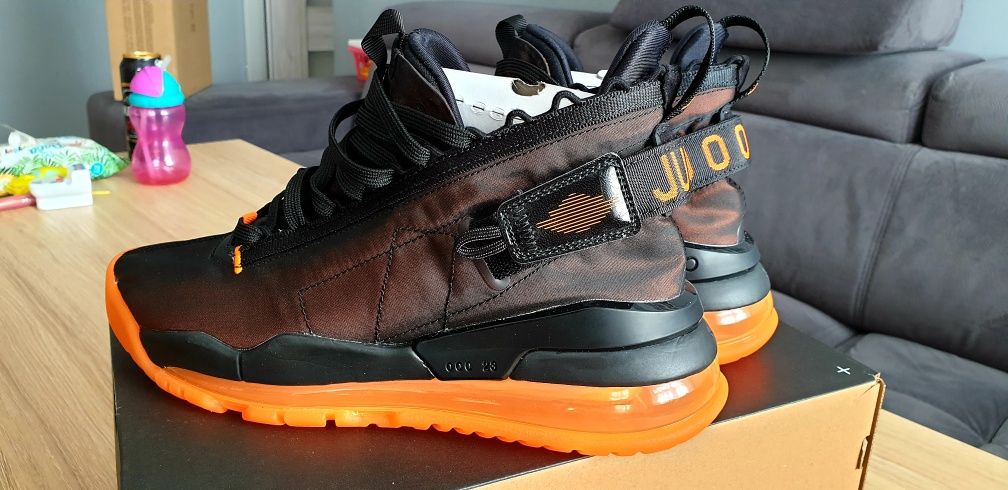 NIKE Proto Max 720 Orange