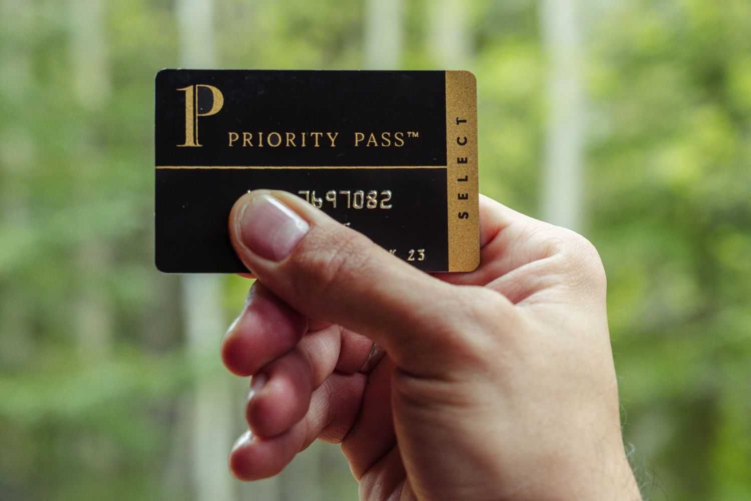 Priority Pass - 1700 saloników lotniskowych bez limitu - Ty + 12 osób!
