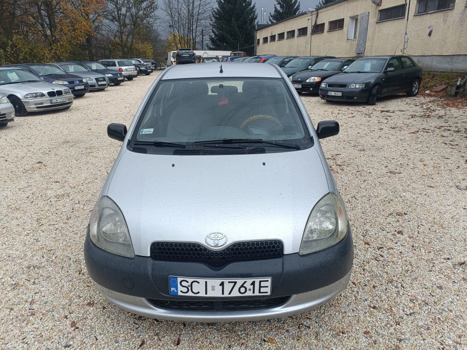 Bardzo ładna toyota Yaris 1.0 bez rdzy do jazdy