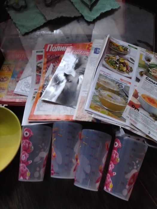 Набор посуды и предметов для кухни