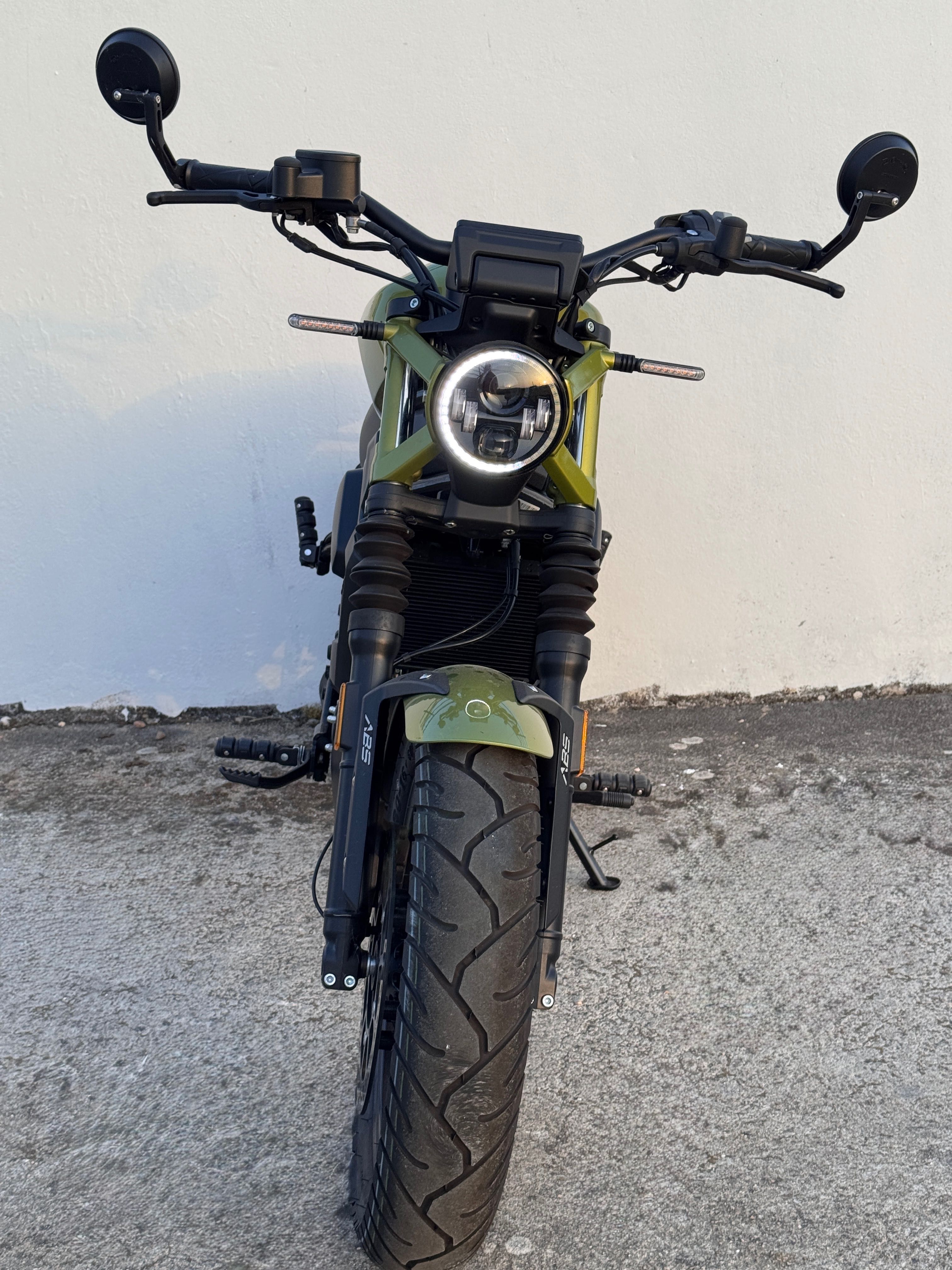 Zontes 125C na garantia. Ano: 2024 com 1300km