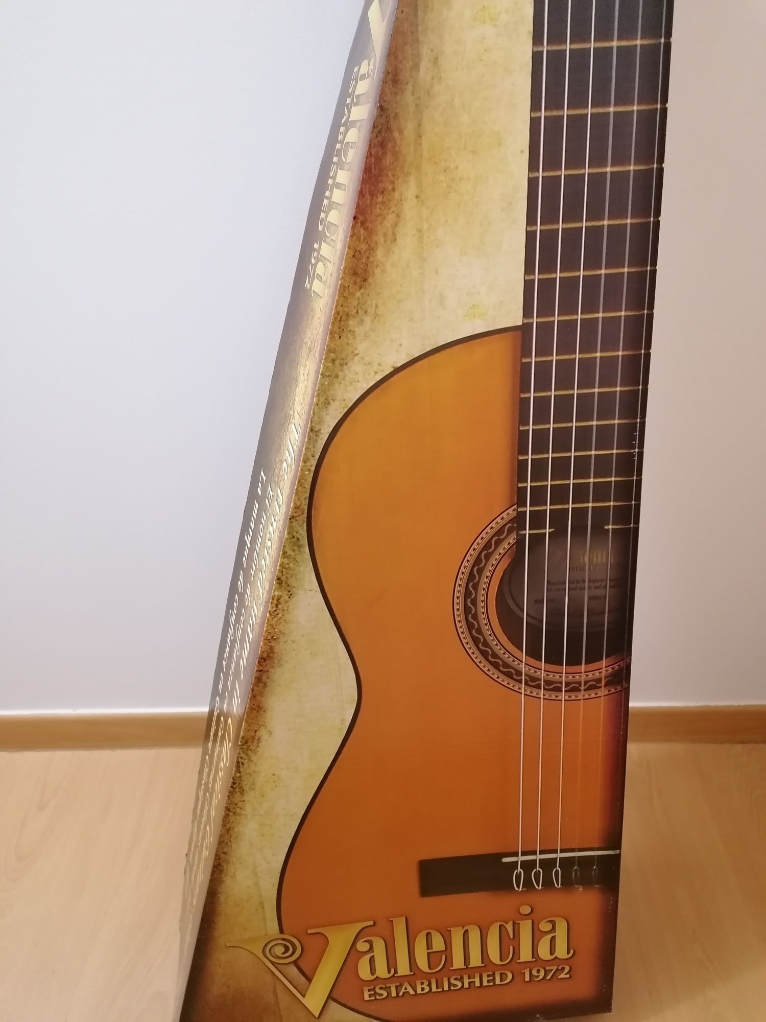 NOVO - Guitarra Clássica Valencia