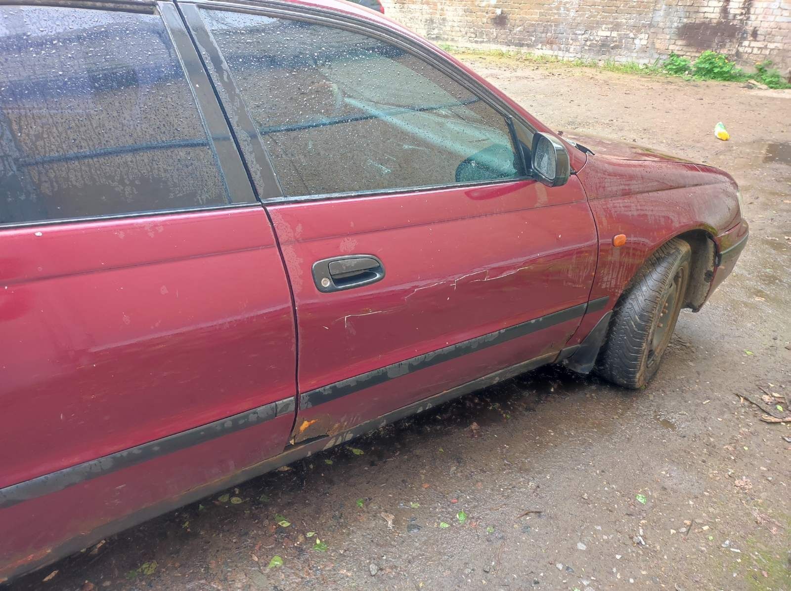 Продам машину. Toyota Carina E. Седан.