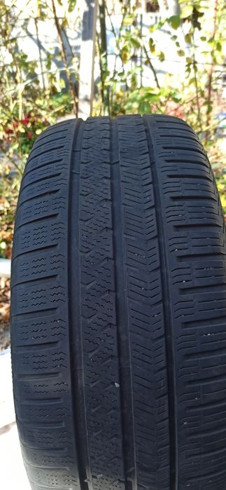 Продам зимнюю резину.