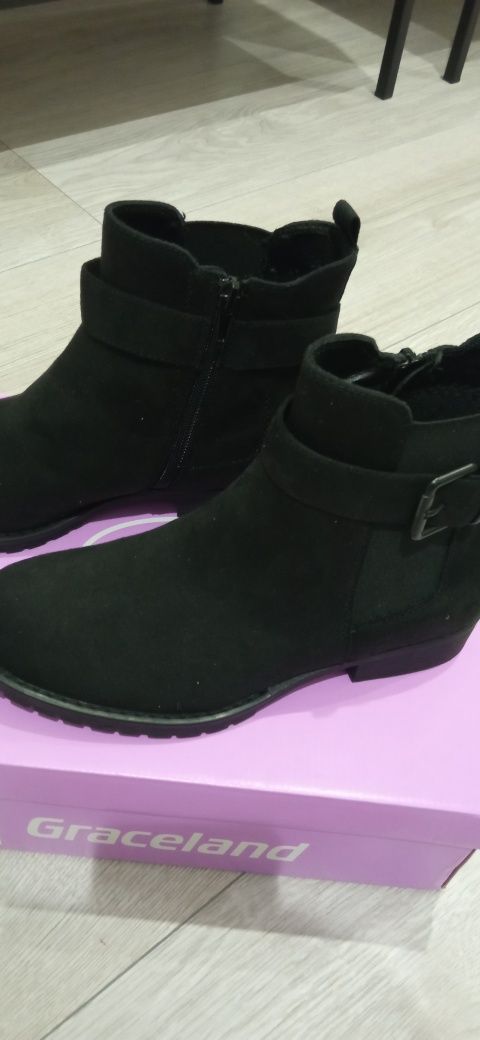 Buty zamszowe Deichmann