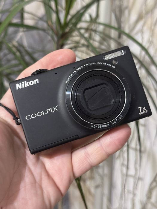 Цифровой фотоаппарат Nikon Coolpix S6100