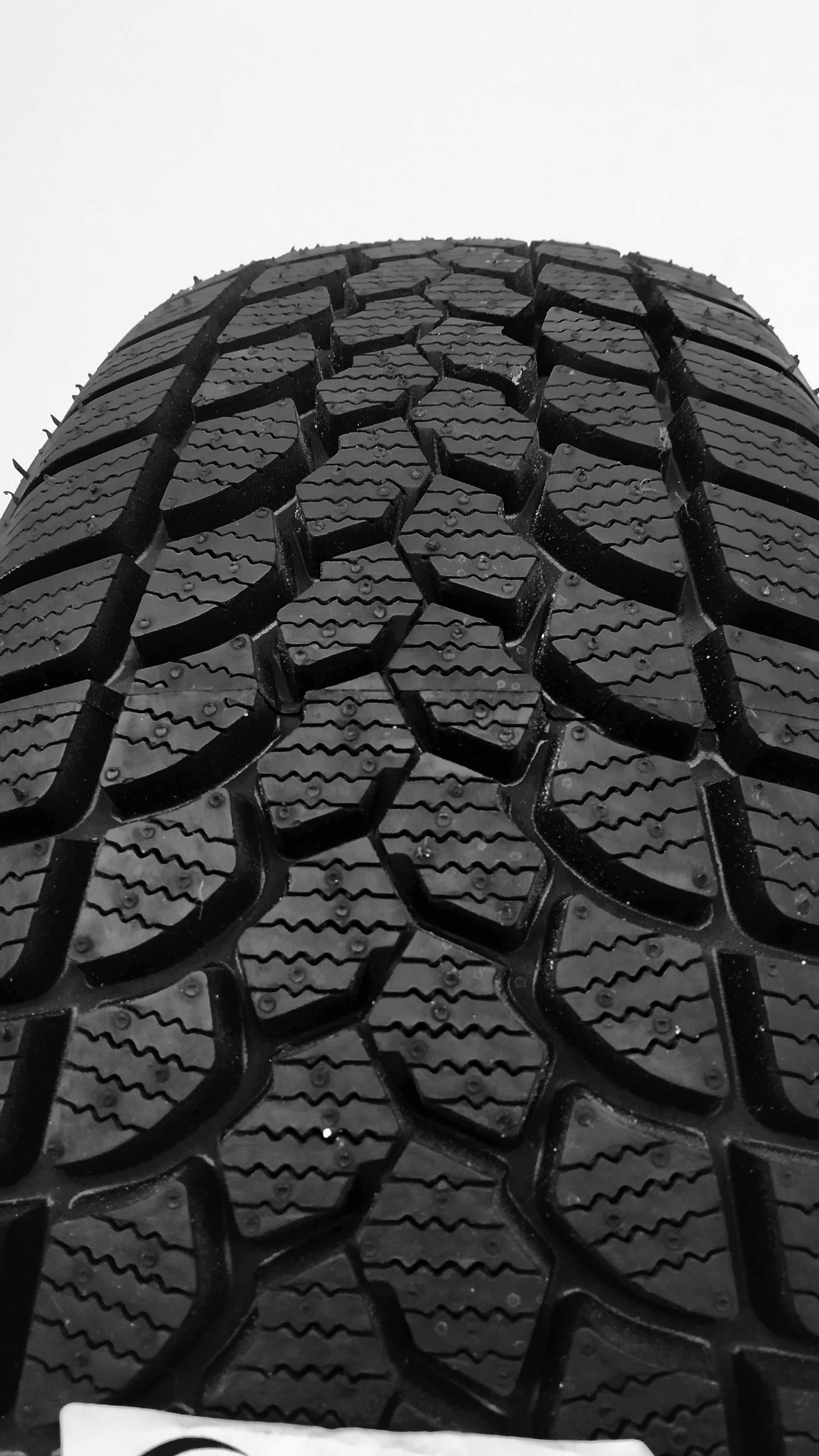 Opona zimowa Firststop Winter 2 195/60r15