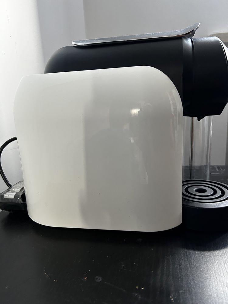Ekspres kapsułkowy Delta Milk Qool Evolution 19 bar + 25 kapsułek