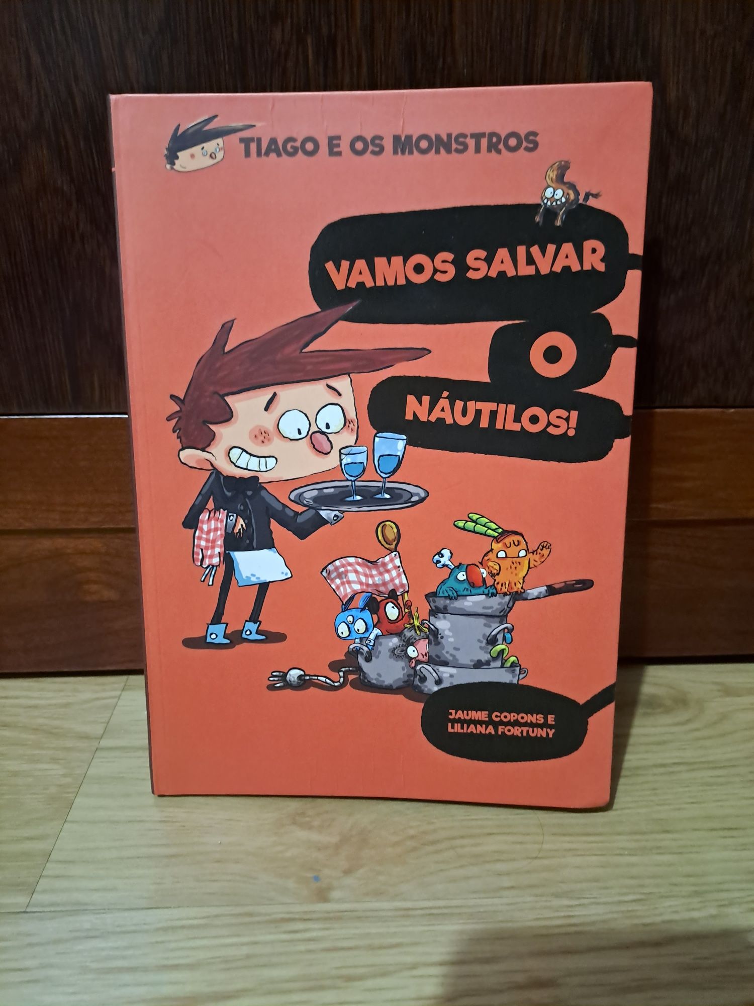 Livro Tiago e os monstros- vamos salvar o náutilos