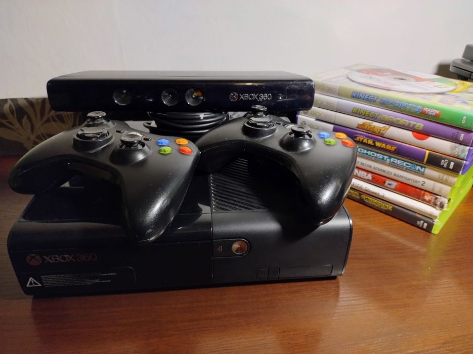 Xbox 360 Slim E 120GB + Kinect + dwa pady + Gry