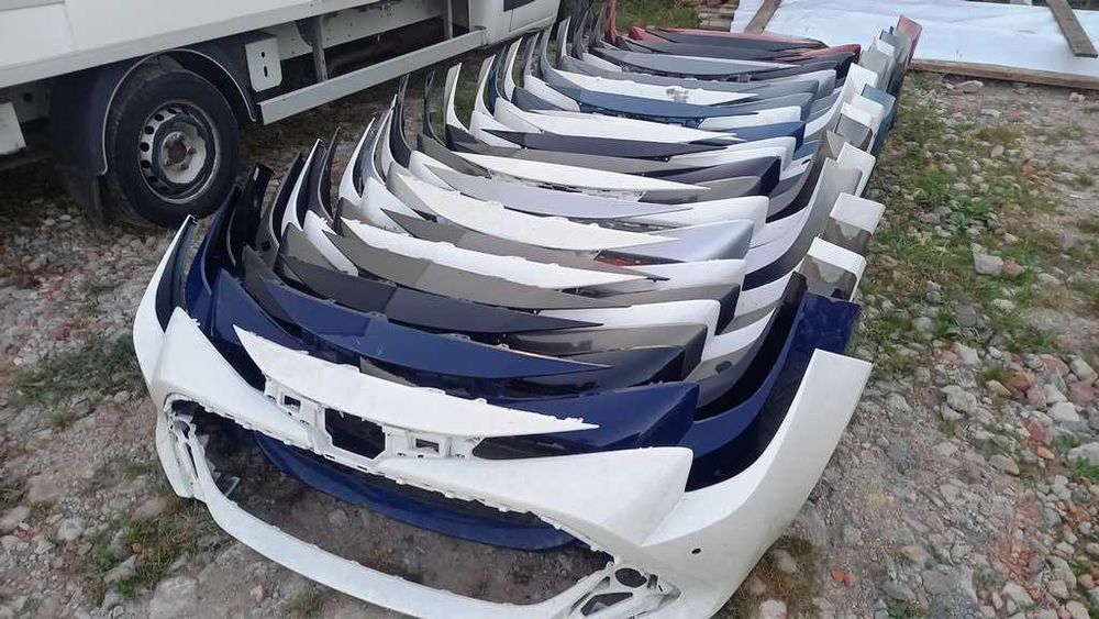 Zderzak przód przedni corolla E21 kombi combi HB- grill / atrapa