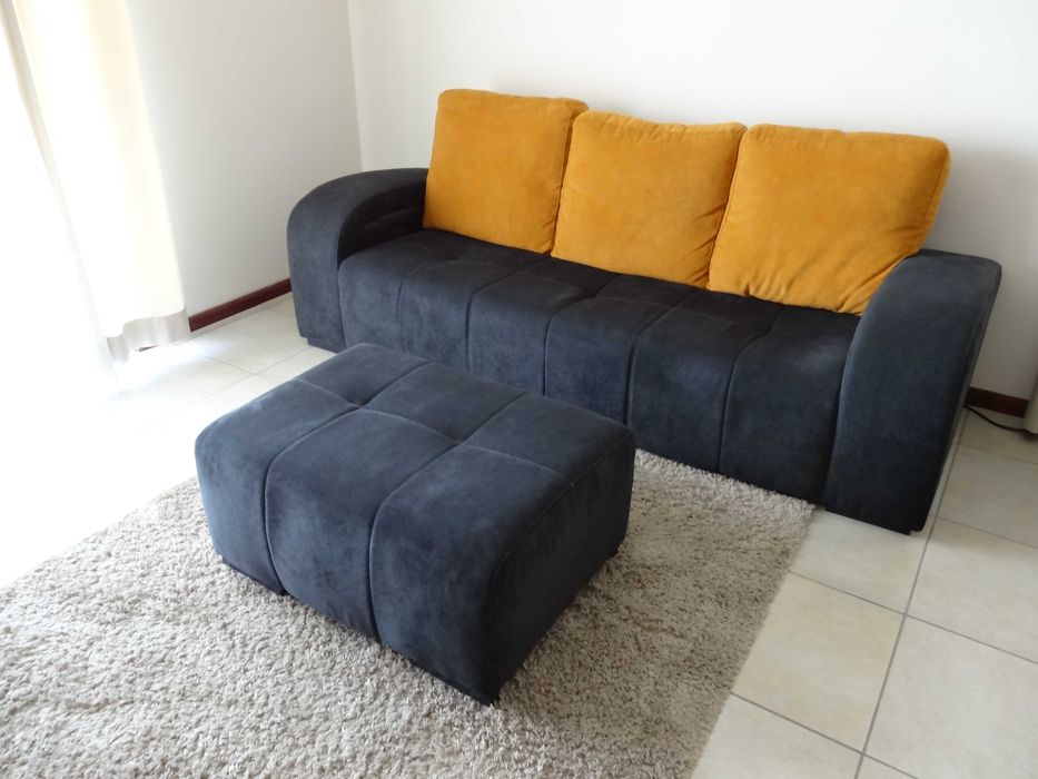 Sofá 3 lugares + Banqueta + 2 Pufs