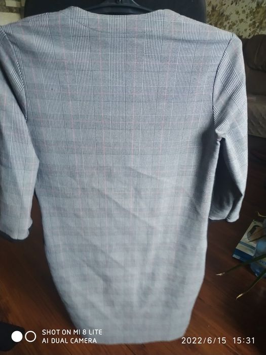 Сукня класичного стилю. Дуже зручне трішки тягнеться.