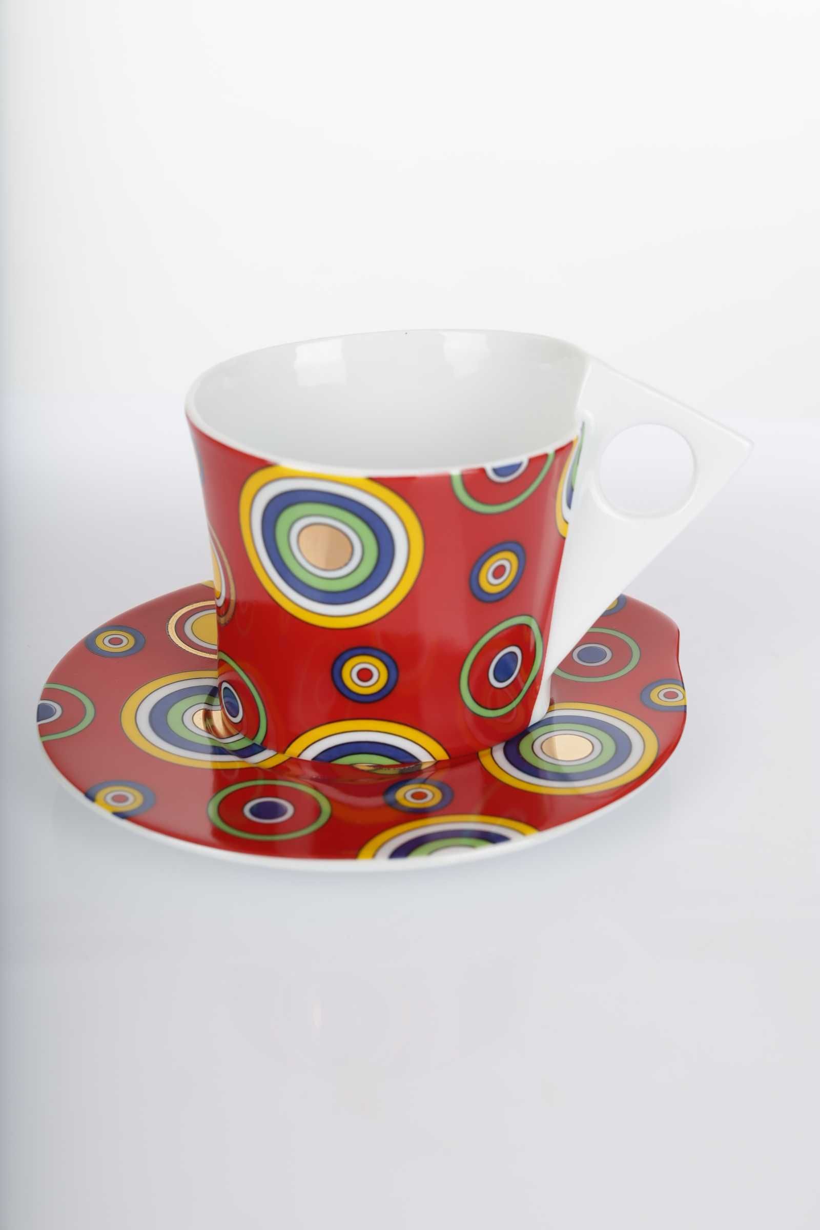 Filiżanka porcelana fantazyjna ładny wzór z talerzykiem