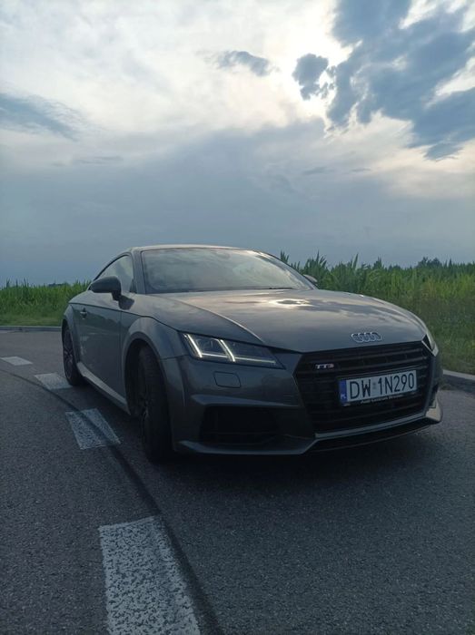 Audi TT S Coupé Wyjątkowa konfiguracja Szary Perłowy Daytona-Czerń-Czerwony.