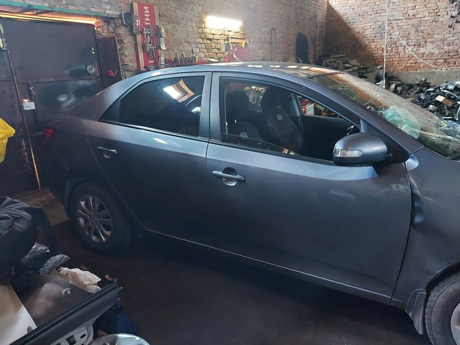 Двері двери кіа cerato-forte,кіа церато,форте2009-2012