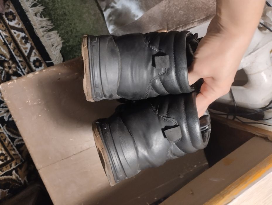 Кросівки зимові ботинки кросовки ботинки зимние