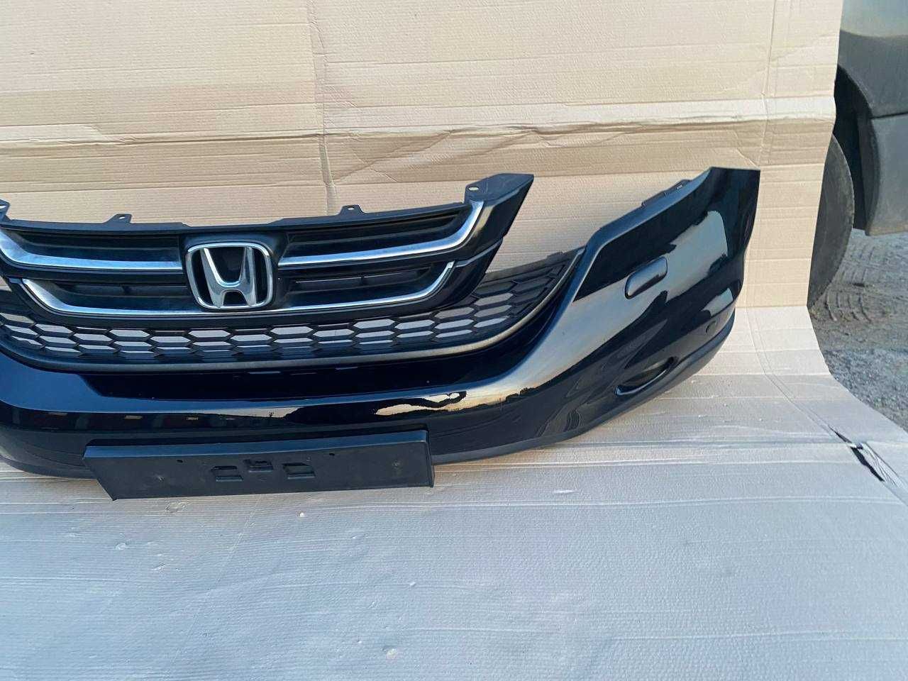 Бампер передній Решетка Hohda CR-V 3 CRV CR V  Хонда срв ЦРВ 2010-2012