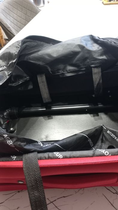 Чемодан на колёсиках